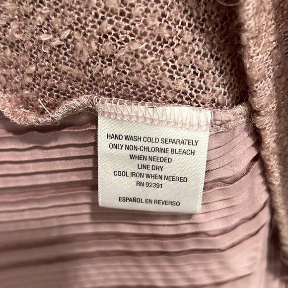 Pink top - Picture 5 of 6